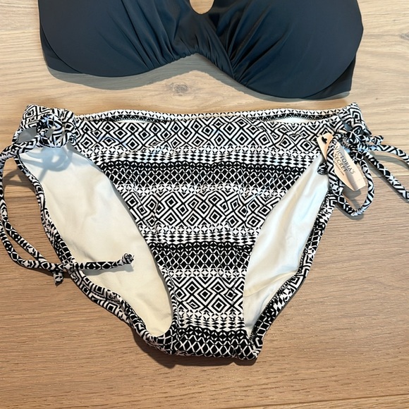 NWT Victoria’s Secret Bikini Set - Picture 6 of 8